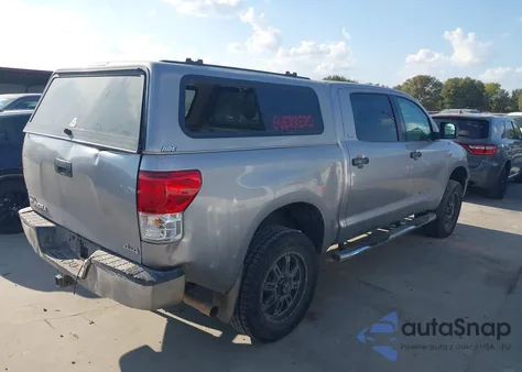 2008 Toyota Tundra Sr5 5.7L V8 z USA, uszkodzony, nr VIN 5TFDV54168X038547